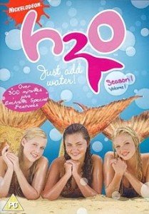 H2O - Just add water - What is Zac doing here? What's yout favourite men  character in Mako Mermaids? 👀